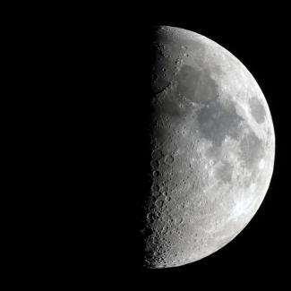 moonage7.9